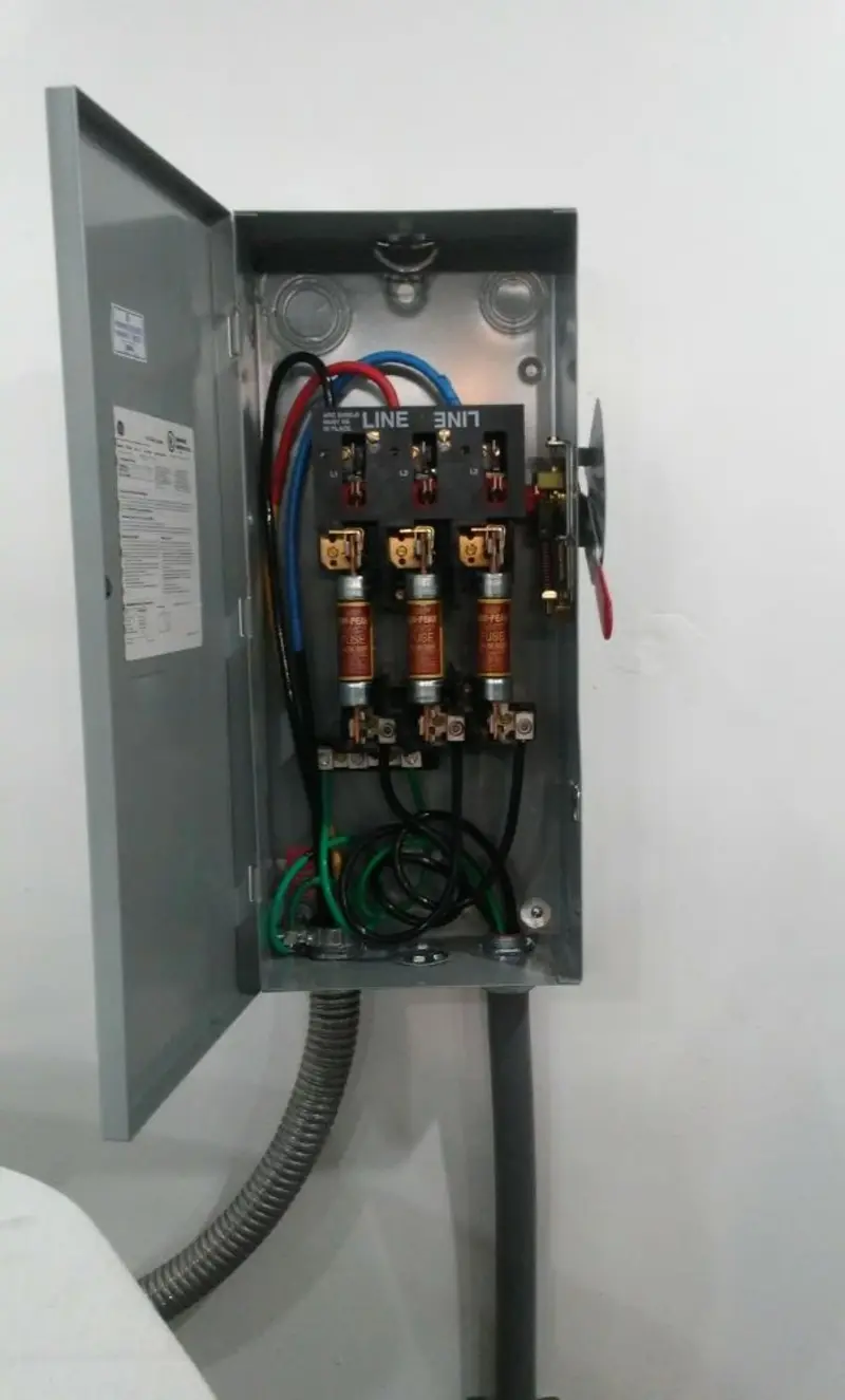 Three-phase disconnect switch installed for Electrical Wiring & Rewiring in Sunset